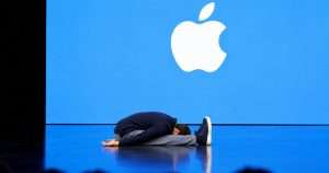 Apple's foldable CEO